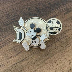 2008 Disney Mickey Mouse Pin